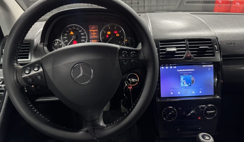 Mercedes-Benz A 150 Classic Neopatentati full